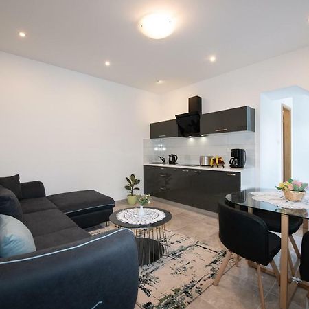 Apartment Emili Опатия Екстериор снимка