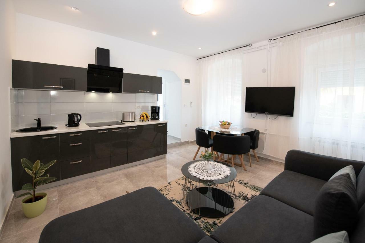 Apartment Emili Опатия Екстериор снимка
