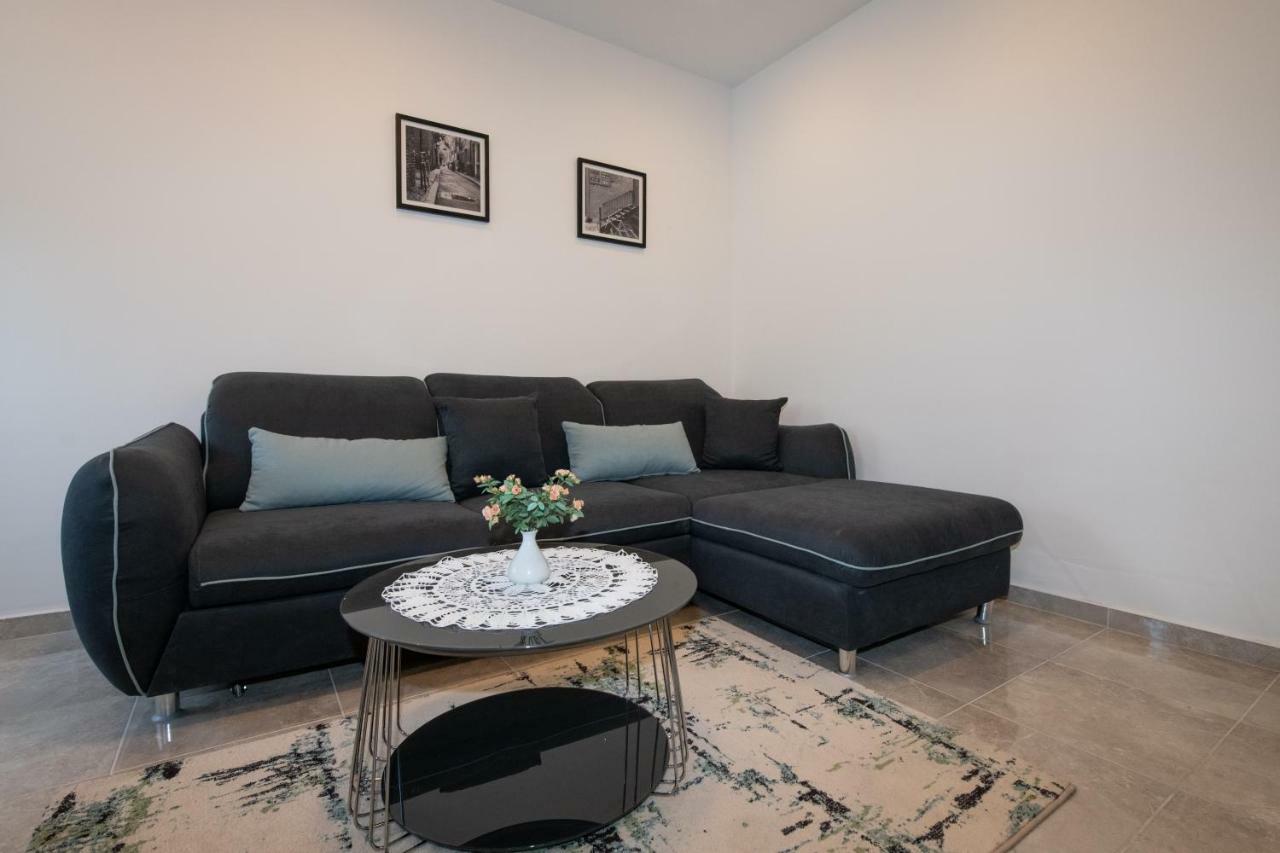 Apartment Emili Опатия Екстериор снимка