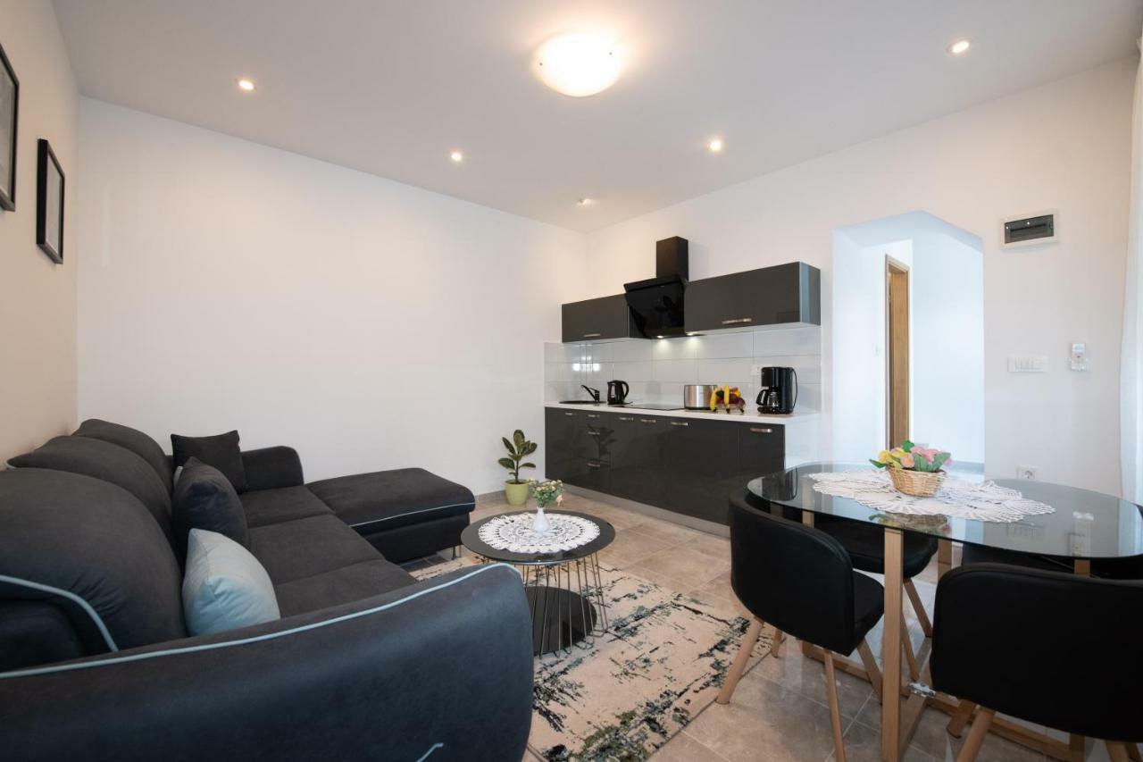 Apartment Emili Опатия Екстериор снимка